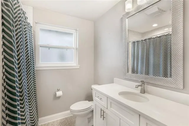 $2,600 | 561 East William David Parkway, Metairie, LA 70005