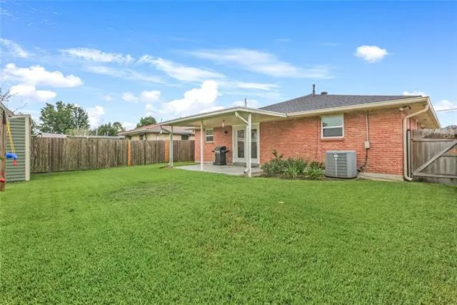 $2,600 | 561 East William David Parkway, Metairie, LA 70005