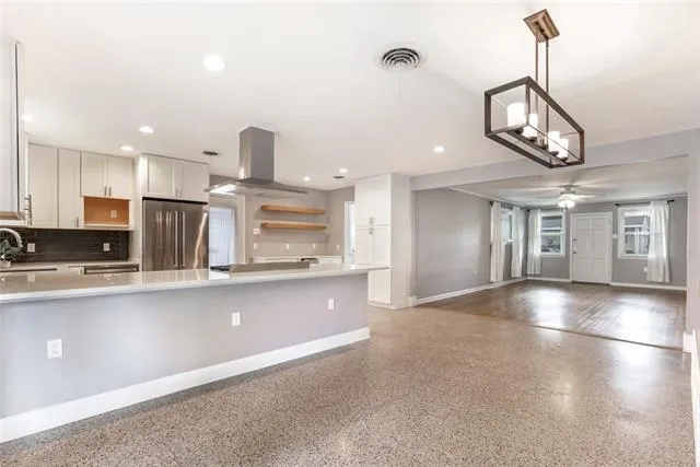 $2,600 | 561 East William David Parkway, Metairie, LA 70005