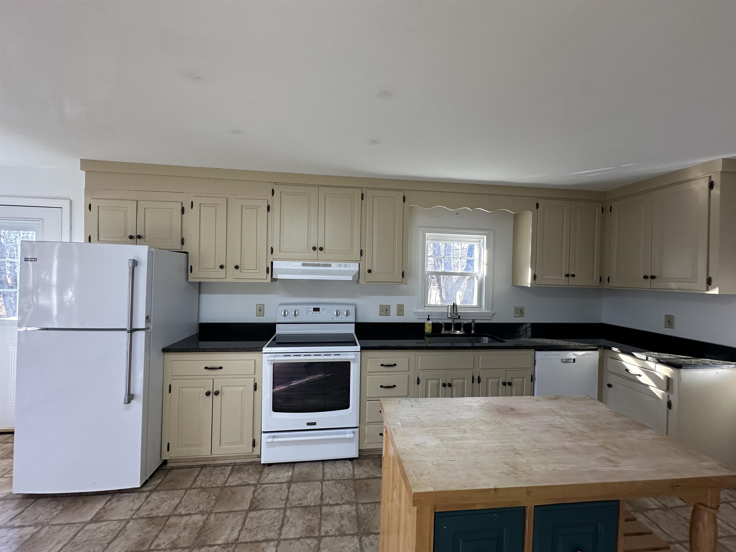 1 Ellsworth Street Sanford, ME 04083 - Photo 7 of 22