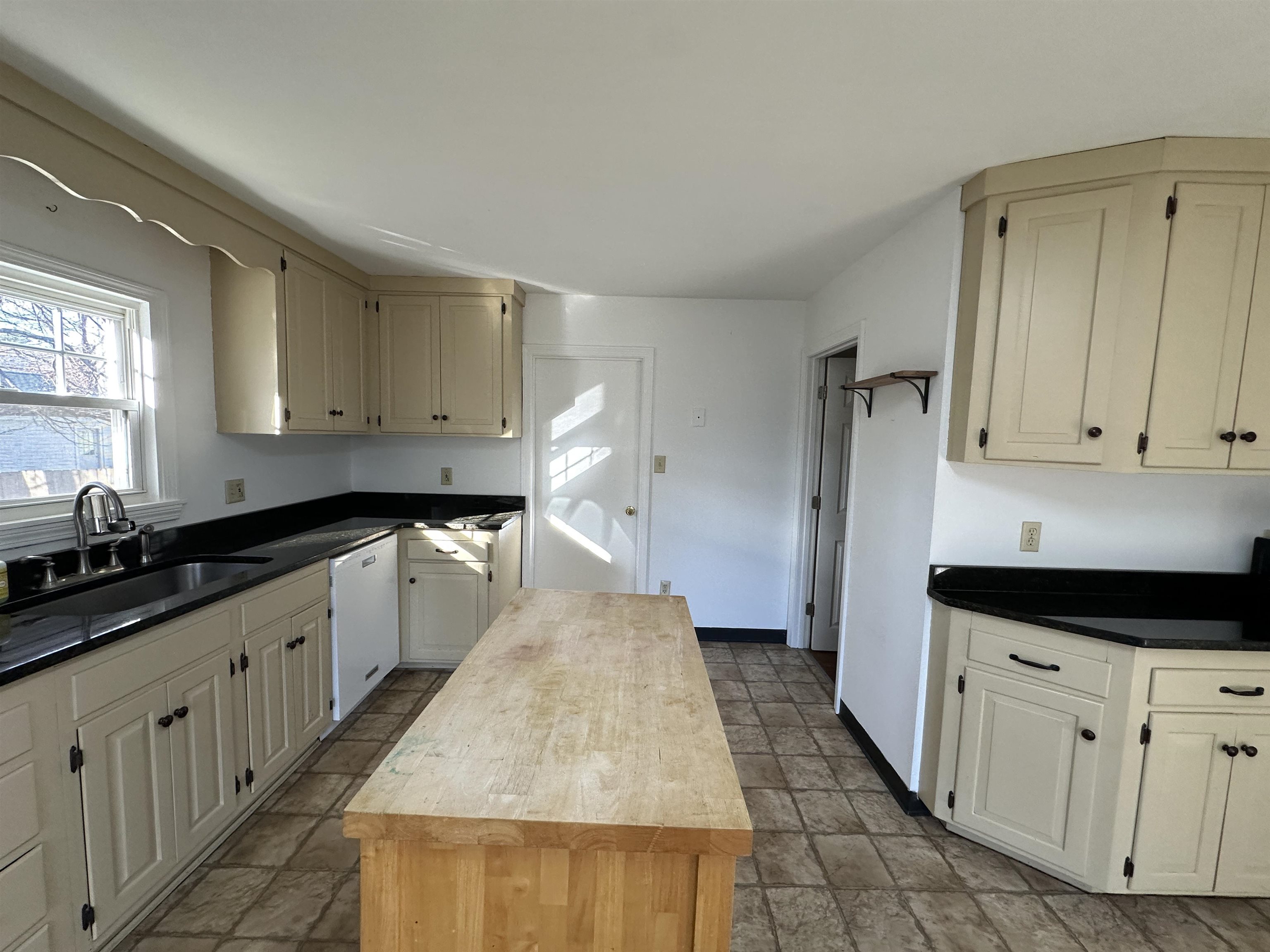 1 Ellsworth Street Sanford, ME 04083 - Photo 8 of 22