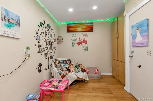 a view of a workspace with furniture