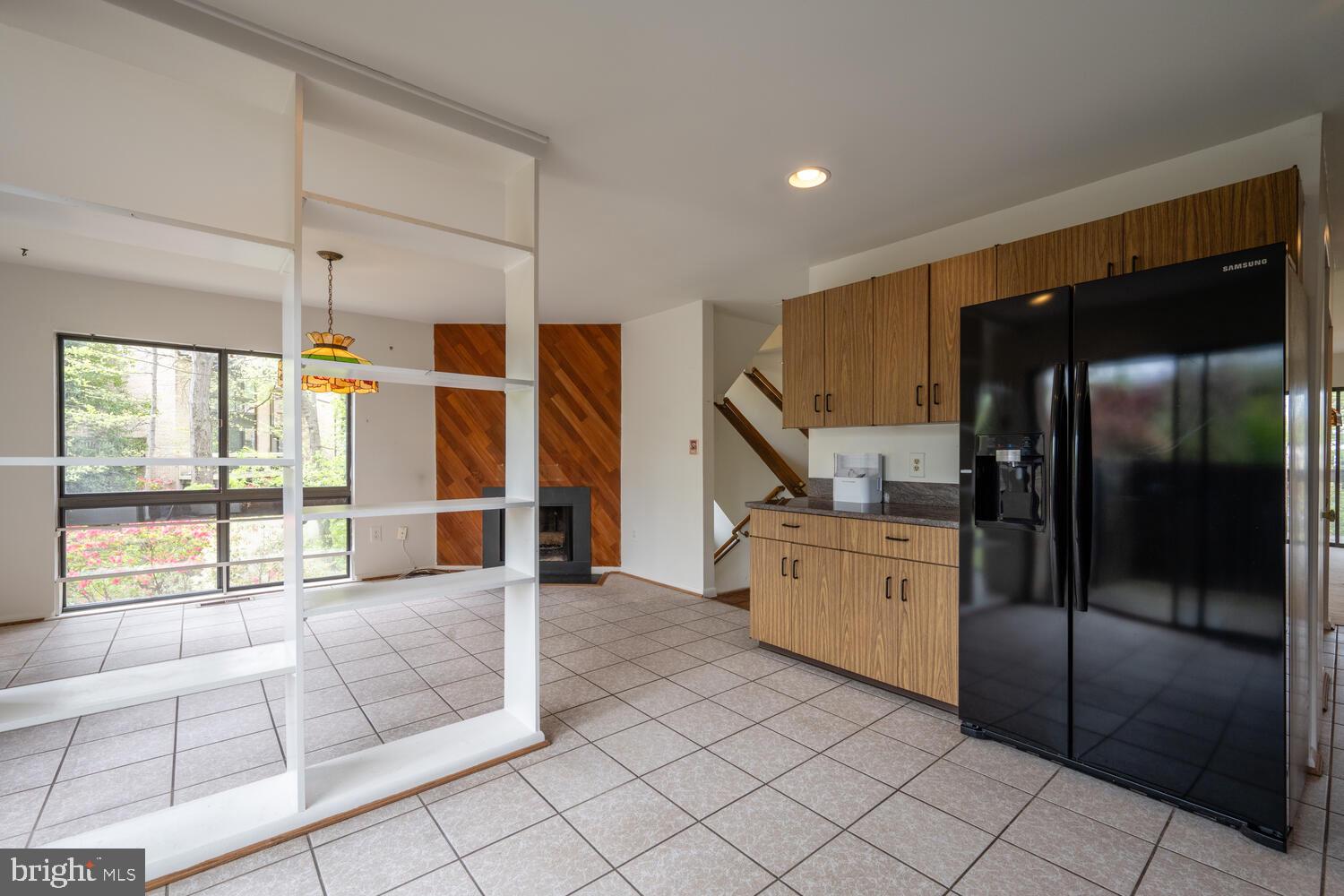 2029 Lakebreeze Way Reston, VA 20191 - Photo 9 of 32 Eat in kitchen