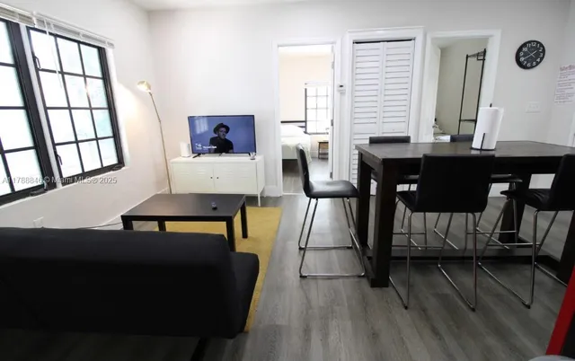 $3,300 | The Roads, Miami, FL 33130