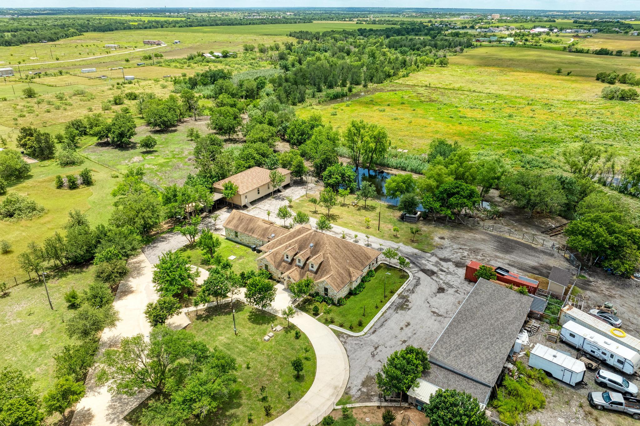 15611 Giese Lane Elgin, TX 78621 - Photo 4 of 40