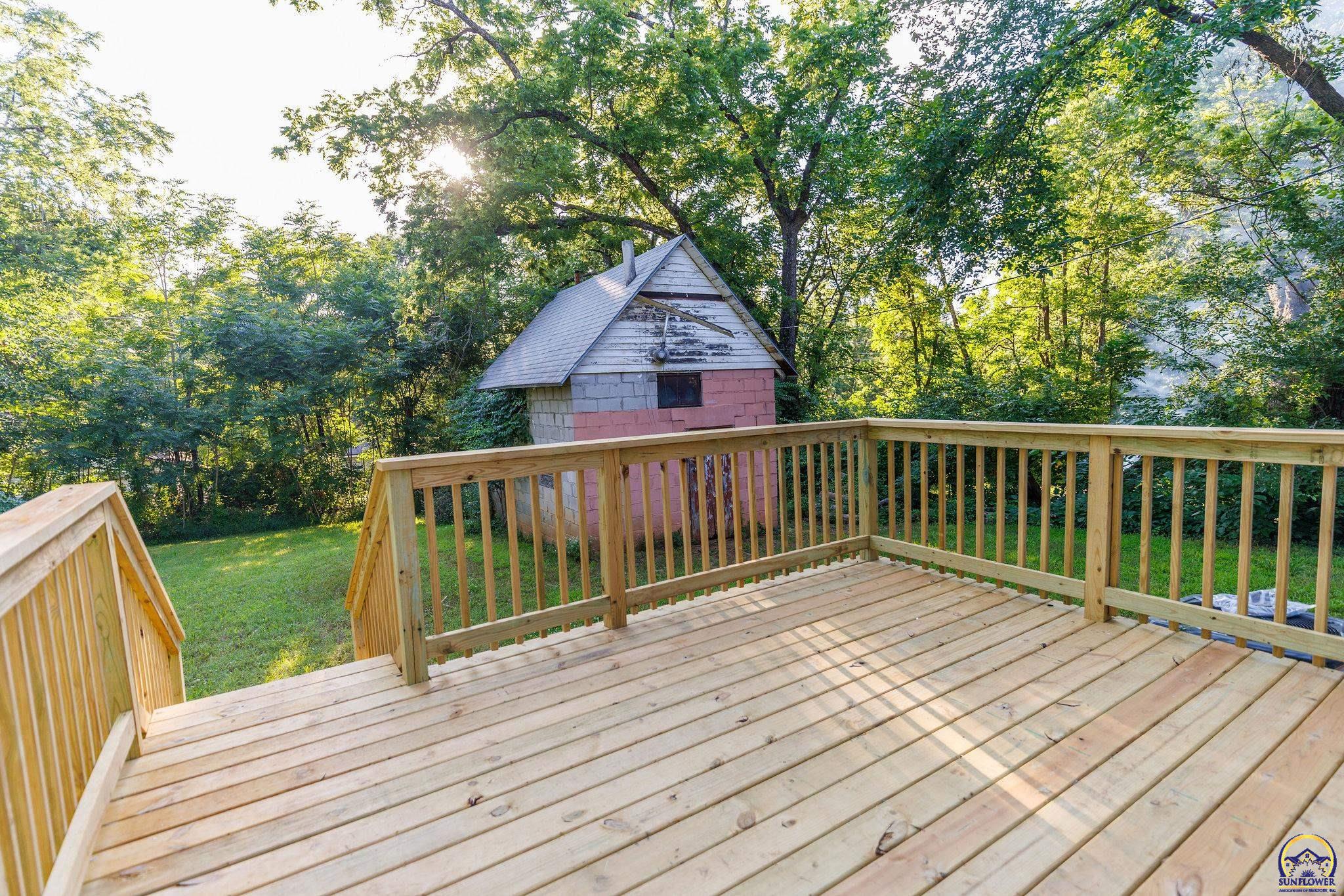 2409 Southwest Fillmore Street Topeka, KS 66611 - Photo 4 of 23