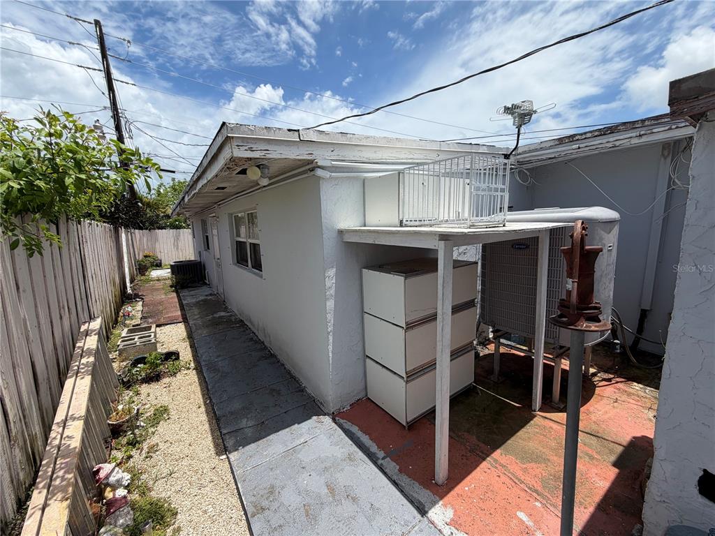 18615 Southwest 98th Avenue Miami, FL 33157 - Photo 32 of 44