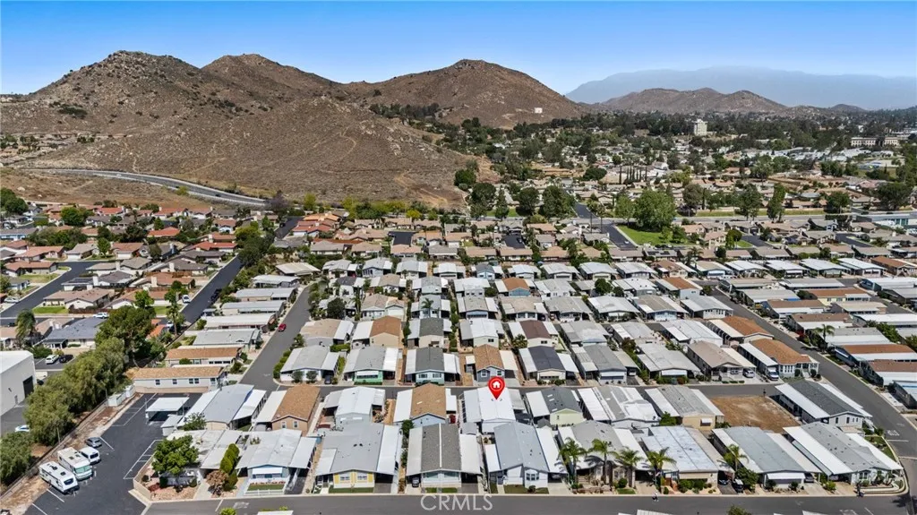 4000 Pierce Street, Unit 132 Riverside, CA 92505 - Photo 33 of 43 Community View