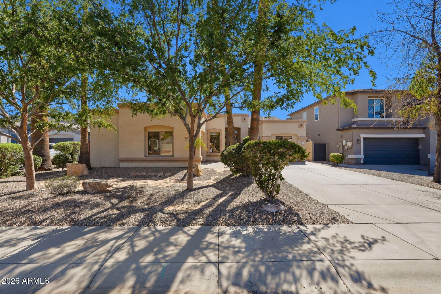 857 East Del Rio Street Gilbert, AZ 85295 - Photo 3 of 39 edit 1