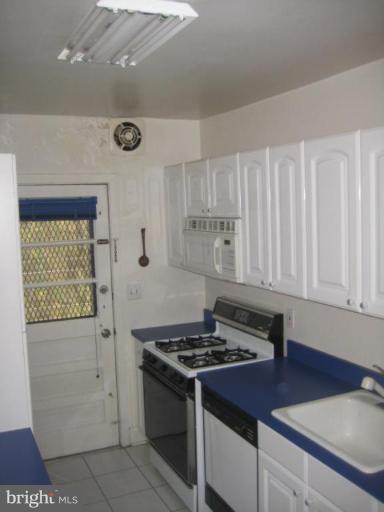 5725 Pimlico Road Baltimore, MD 21209 - Photo 13 of 22 Kitchen