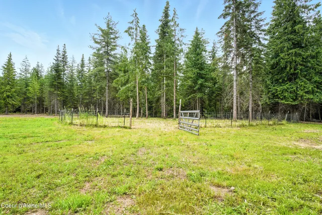 $597,000 | 475 Old Range Road, Clark Fork, ID 83811