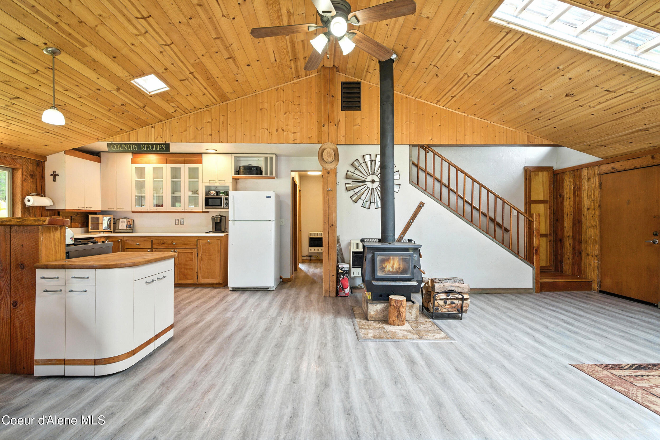 475 Old Range Road Clark Fork, ID 83811 - Photo 3 of 59 3_photo_011