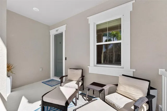 $423,500 | 707 Winterside Drive, Apollo Beach, FL 33572