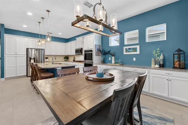 $423,500 | 707 Winterside Drive, Apollo Beach, FL 33572