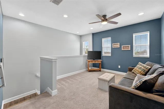 $423,500 | 707 Winterside Drive, Apollo Beach, FL 33572