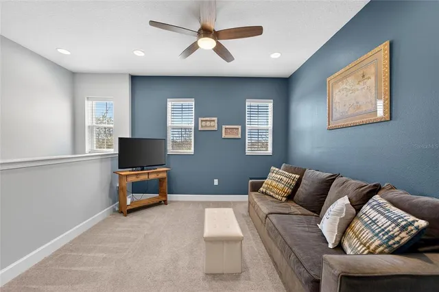 $423,500 | 707 Winterside Drive, Apollo Beach, FL 33572