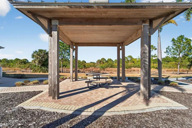 $423,500 | 707 Winterside Drive, Apollo Beach, FL 33572