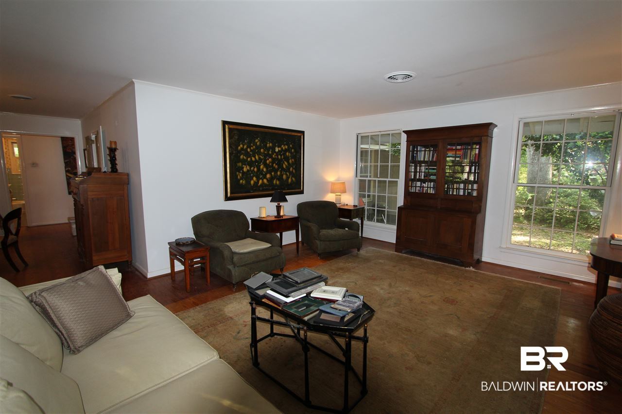 12110 Jessamine Street Magnolia Springs, AL 36555 - Photo 6 of 30 Living Room