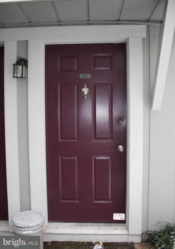 2222 Hunter's Run Drive, Unit 2222 Reston, VA 20191 - Photo 2 of 30 Entrance / Foyer