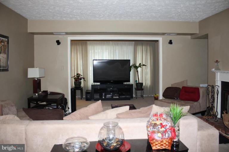 2222 Hunter's Run Drive, Unit 2222 Reston, VA 20191 - Photo 19 of 30 Living Room #2