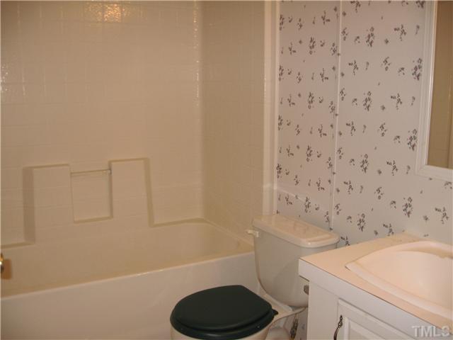 727 Wake County Line Road Zebulon, NC 27597 - Photo 12 of 12 hall bath