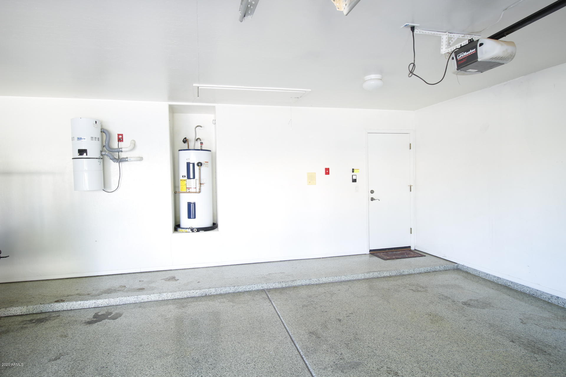 1611 West Del Rio Street Chandler, AZ 85224 - Photo 28 of 38 a view of a garage