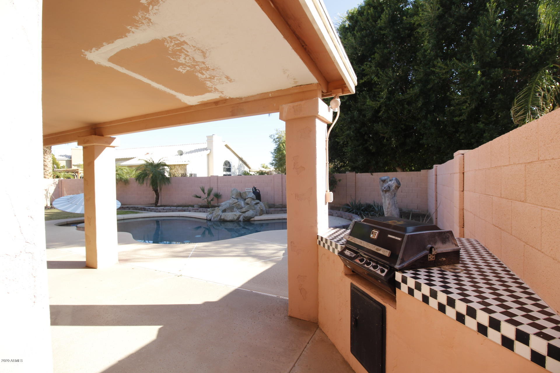 1611 West Del Rio Street Chandler, AZ 85224 - Photo 29 of 38 a view of living room kitchen