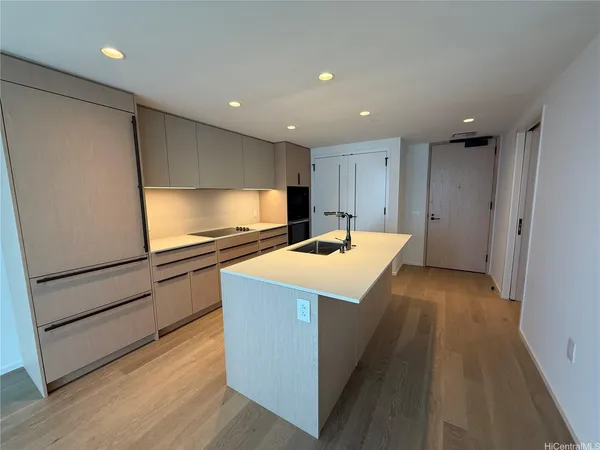 $5,000 | 333 Ward Avenue, Unit 1906, Honolulu, HI 96814