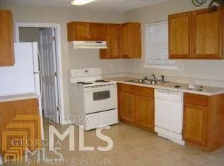 $1,300 | 1214 Pinedale Circle Northwest, Conyers, GA 30012