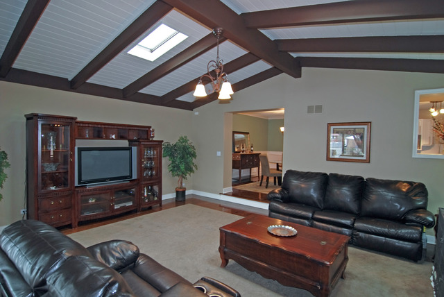 534 Byrd Road Riverside, IL 60546 - Photo 7 of 23 a living room with furniture and a flat screen tv