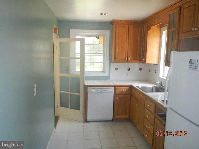 2613 Terrapin Road Silver Spring, MD 20906 - Photo 2 of 8 Kitchen