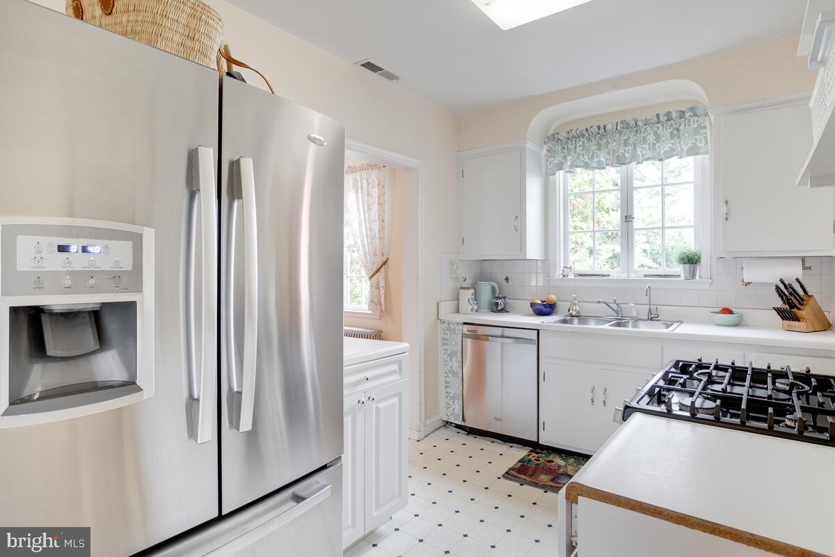 16 Cinder Road Lutherville-Timonium, MD 21093 - Photo 16 of 53 Stainless steel French door refrigerator
