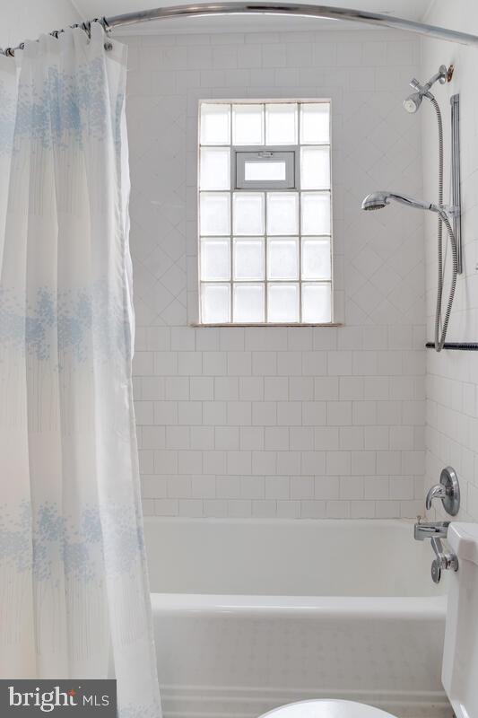 16 Cinder Road Lutherville-Timonium, MD 21093 - Photo 23 of 53 View of shower