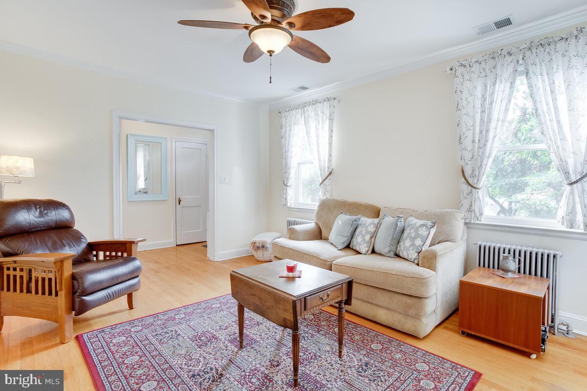 16 Cinder Road Lutherville-Timonium, MD 21093 - Photo 7 of 53 Light filled living room