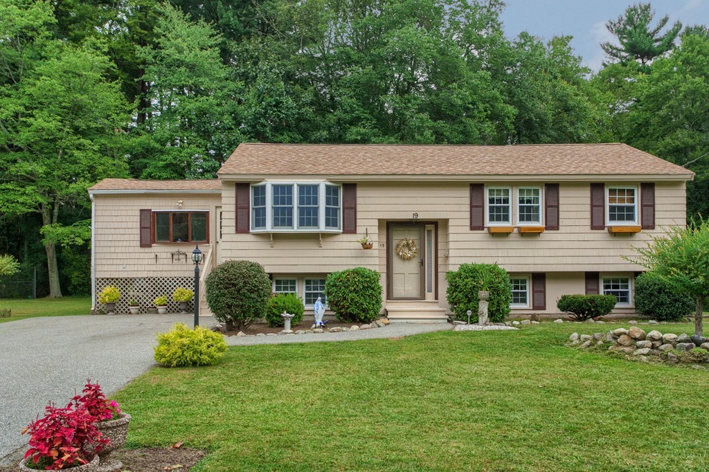 19 Argonne Road Billerica, MA 01821 - Photo 1 of 28