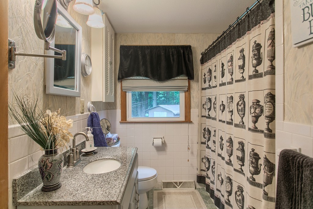 19 Argonne Road Billerica, MA 01821 - Photo 16 of 28