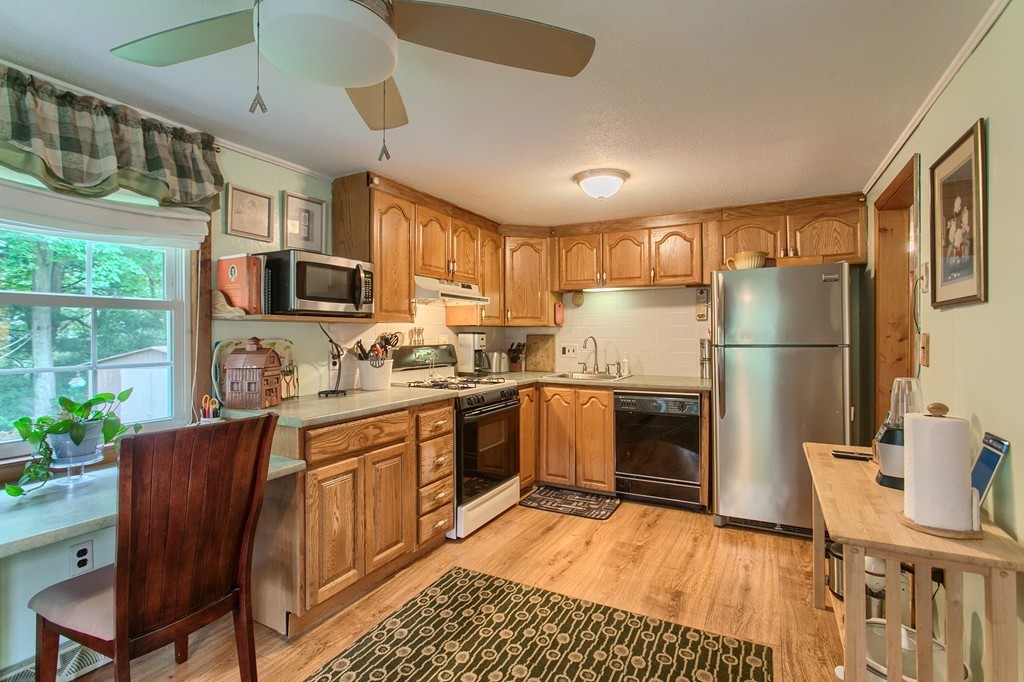 19 Argonne Road Billerica, MA 01821 - Photo 8 of 28