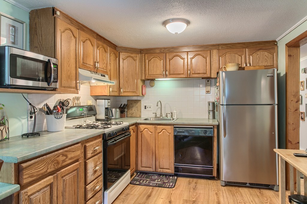 19 Argonne Road Billerica, MA 01821 - Photo 9 of 28