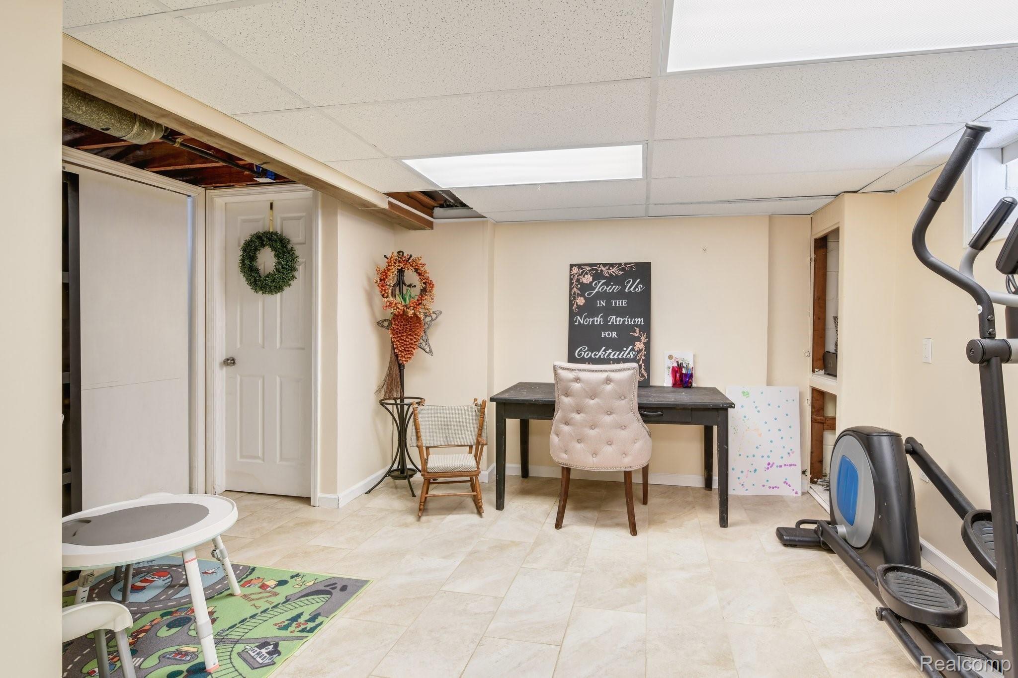 737 Princeton Road Berkley, MI 48072 - Photo 23 of 31 23-web-or-mls-737 Princeton Road - Berkley0020.jpg