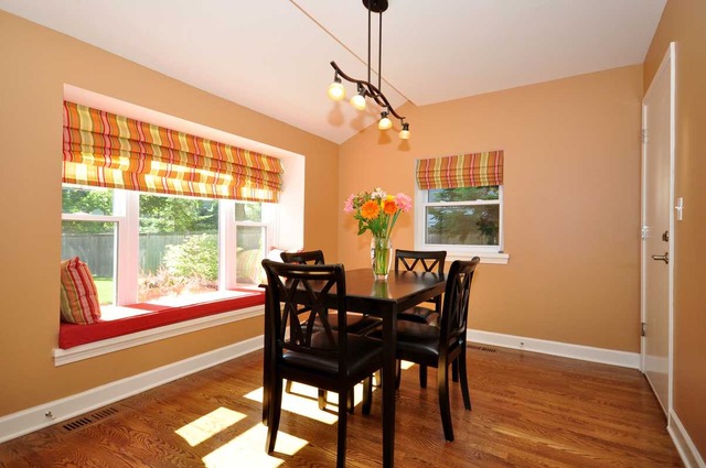 856 Oxford Road Deerfield, IL 60015 - Photo 4 of 19 Gallery Image 4