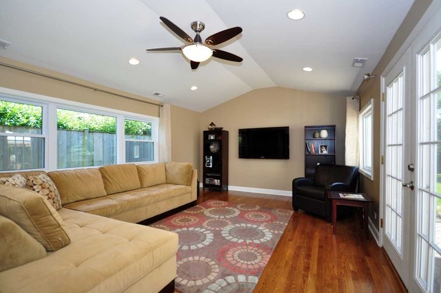 856 Oxford Road Deerfield, IL 60015 - Photo 6 of 19 Gallery Image 6