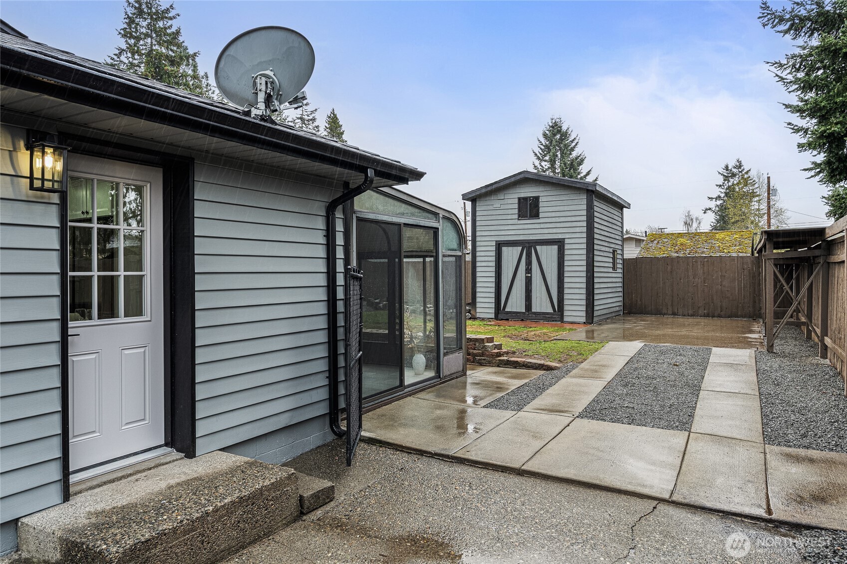 3419 Northeast 7th Place Renton, WA 98056 - Photo 5 of 25