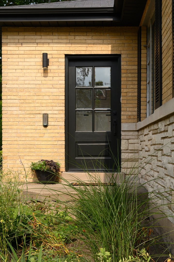 277 Olmsted Road Riverside, IL 60546 - Photo 2 of 34 a view of door