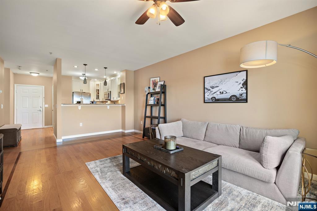 345 The Promenade Edgewater, NJ 07020 - Photo 13 of 16