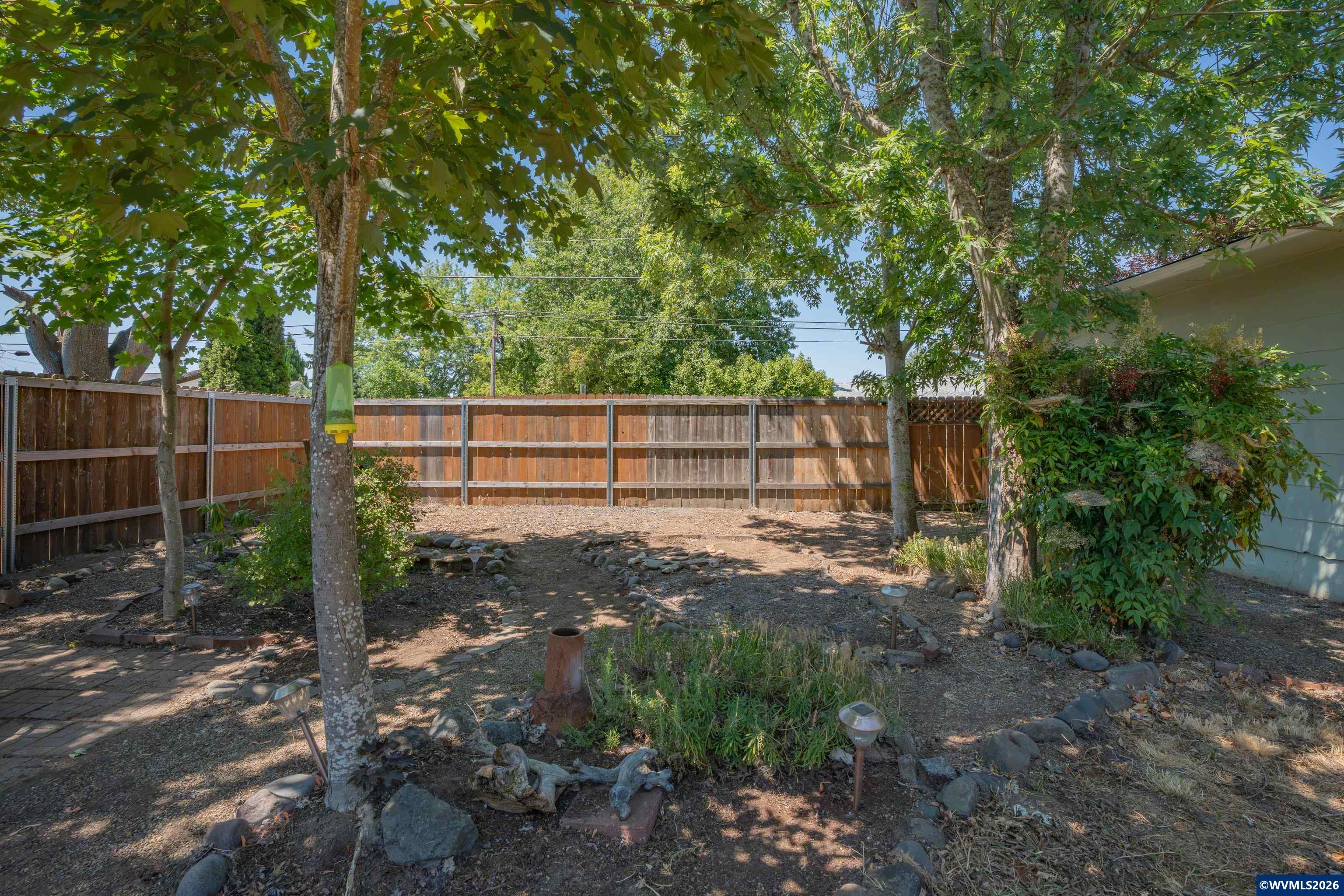 390 West D Street Lebanon, OR 97355 - Photo 25 of 31