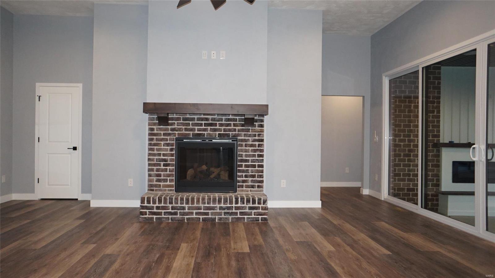 5202 Live Oak Drive Smithton, IL 62285 - Photo 3 of 70