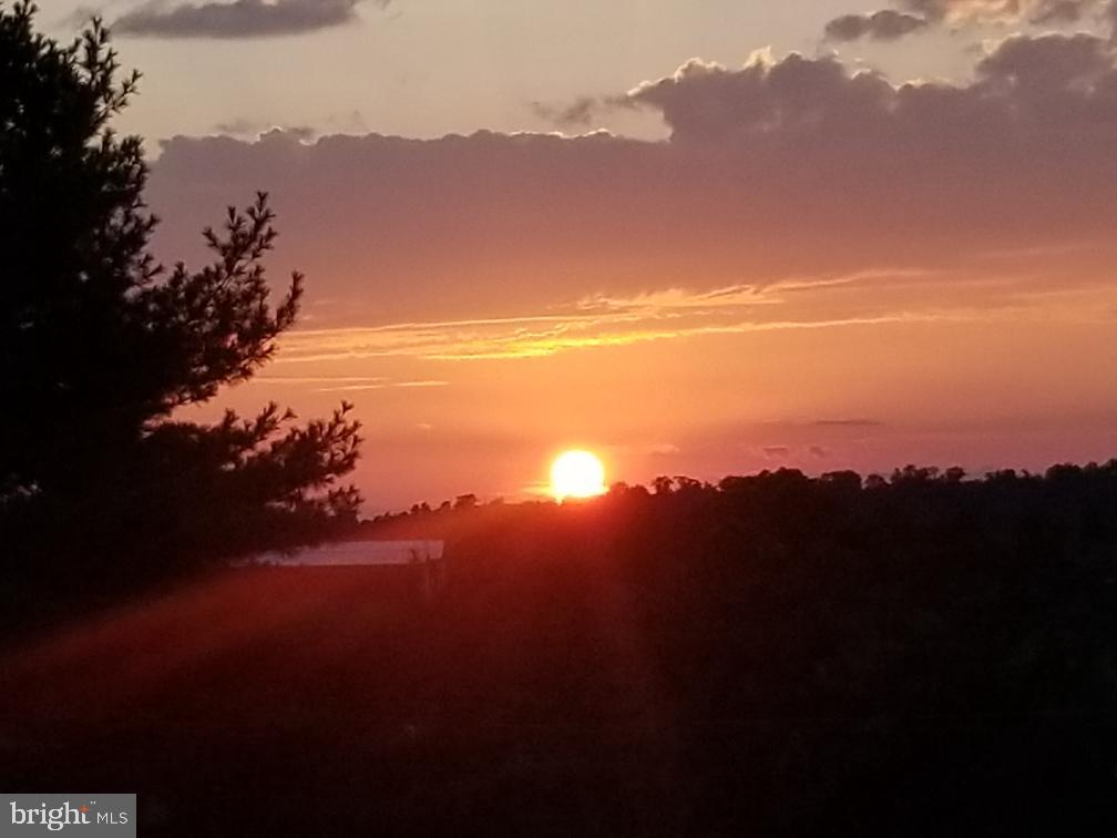 28 Grove Heights Road Berkeley Springs, WV 25411 - Photo 27 of 31 Sunset