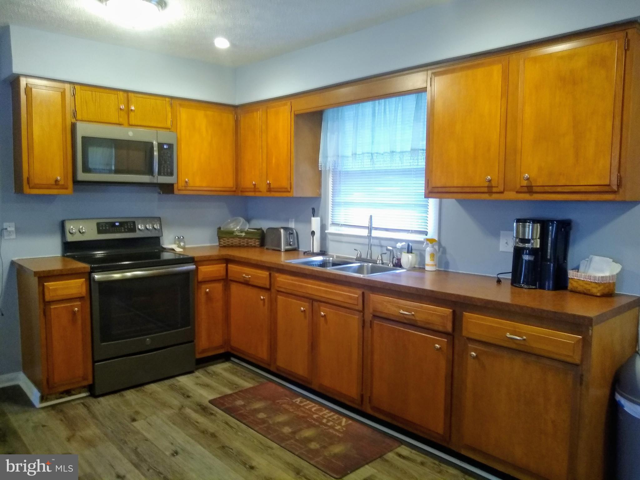 28 Grove Heights Road Berkeley Springs, WV 25411 - Photo 7 of 31 Kitchen