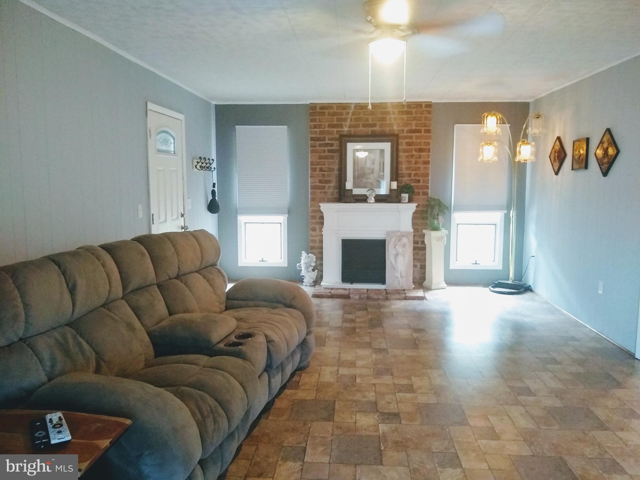 28 Grove Heights Road Berkeley Springs, WV 25411 - Photo 9 of 31 Gallery Image 9