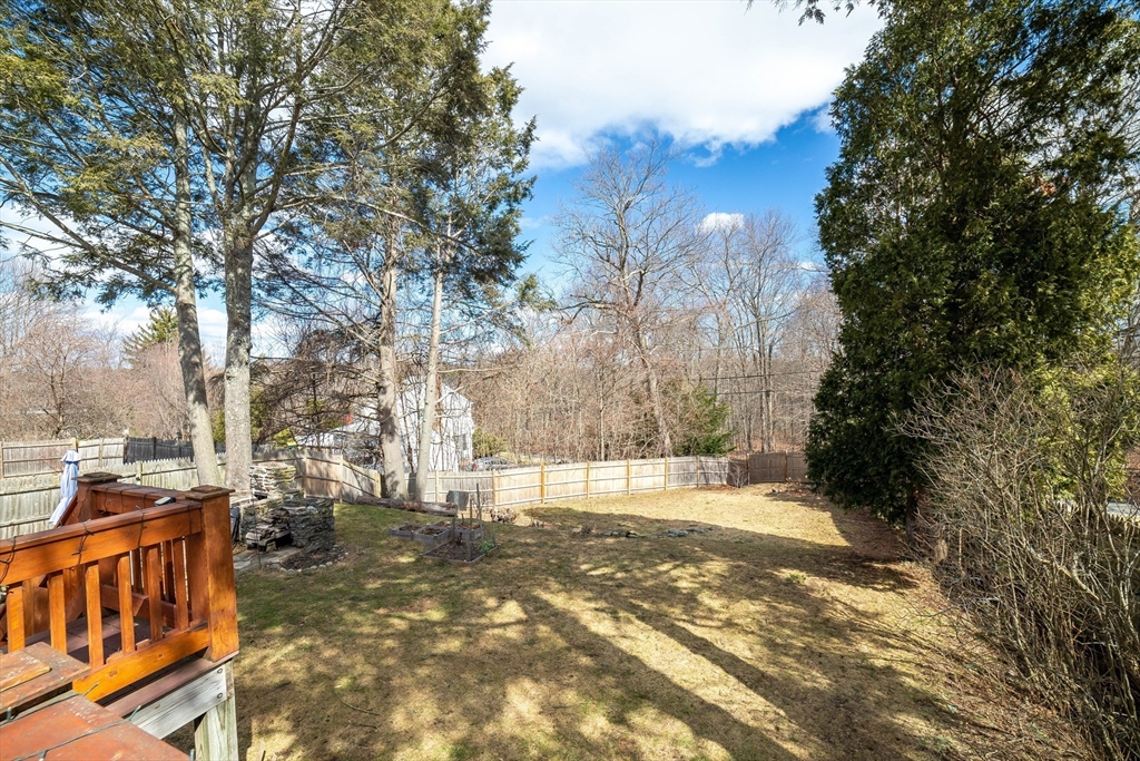 4 Winston Road Worcester, MA 01606 - Photo 26 of 32